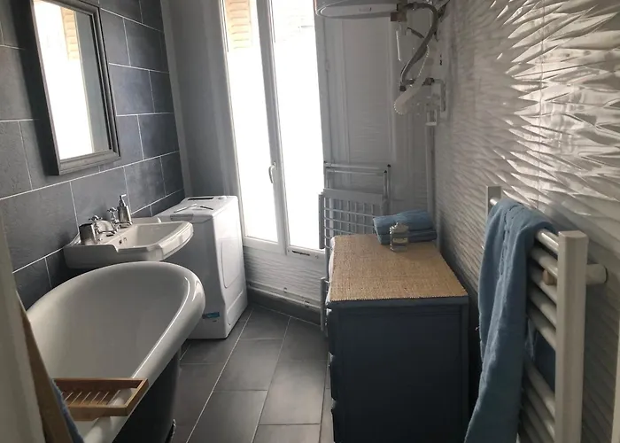 Appartement Chic Et Preppy Courbevoie
